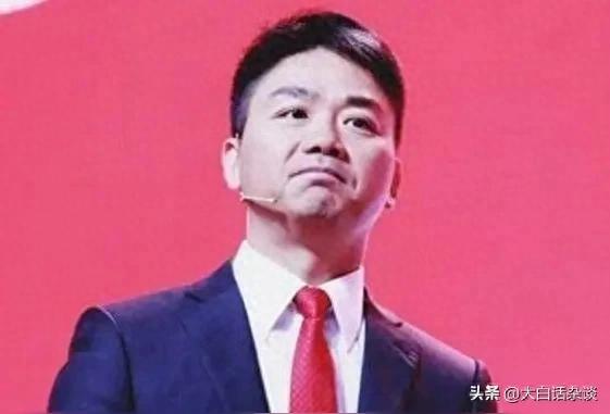 刘强东有多接地气？回到宿迁完全放飞，喝高叫美女回去炒两个菜来