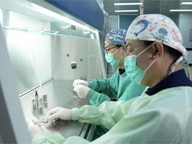 宇航员能在太空过夫妻生活生孩子吗？专家：难度超乎想象