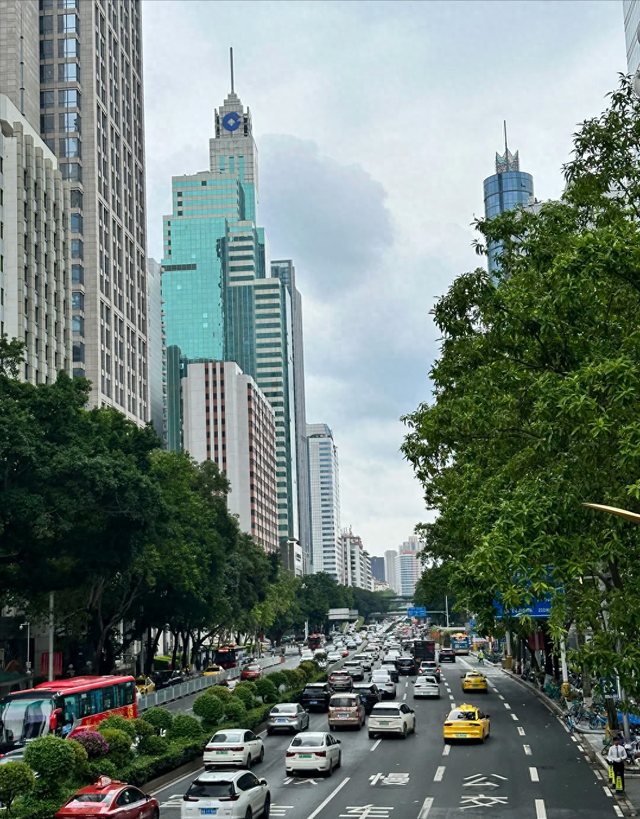 告诉大家一个坏消息：上海、广州出现3大怪象，正在蔓延，需深思