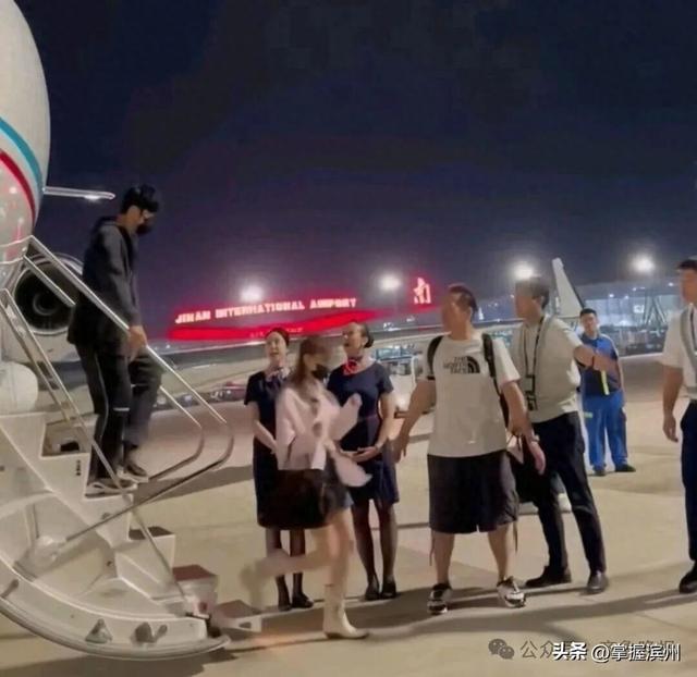 周杰伦抵达济南，“双向奔赴”画面曝光！演唱会最全交通指南来了