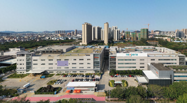 中方断供33天后，荷兰撑不住了，主动通知中国，将归还安世控制权