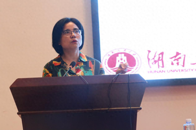 湘潭网站建设结业论文（湘潭理工学院毕业论文如何破框文兰芳教授有法宝）