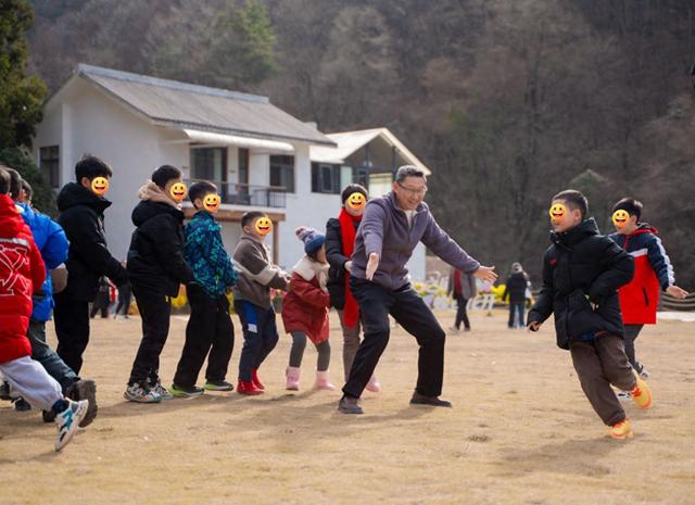 盐井河畔的温暖相遇