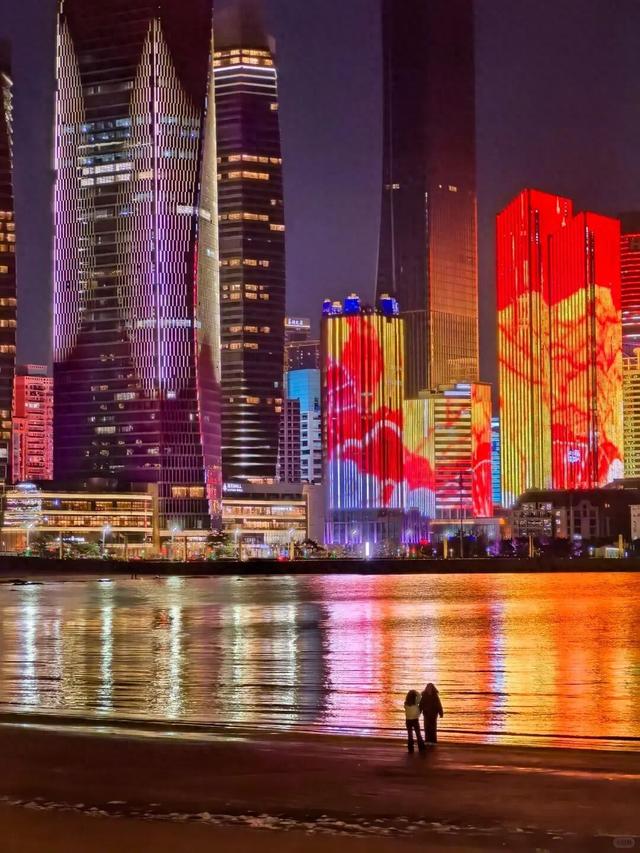 霓虹初上时，看见夜青岛的AB面~