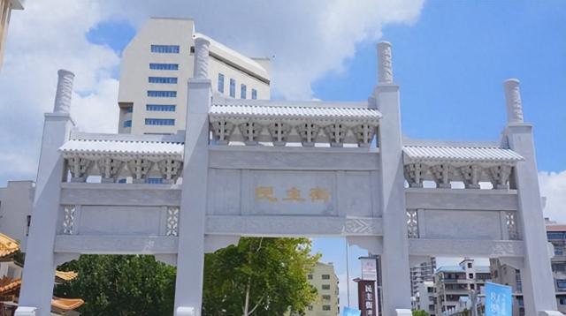 “重生”的民主街 | 重逢烟火气，焕新归来时