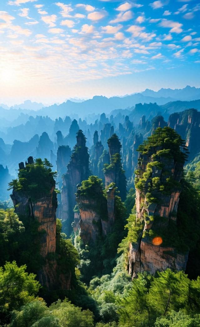 我是上海人游张家界，旺季索道排两时，去老屋场看空中田园更舒坦