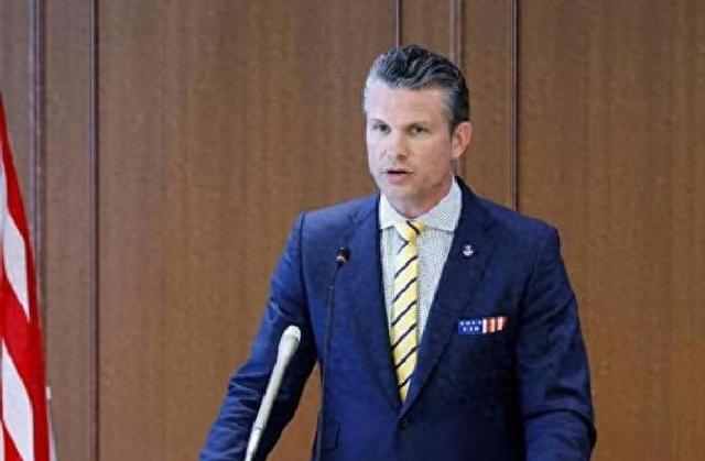 五角大楼对华态度大变，特朗普猛然意识到：最大的敌人在美国内部