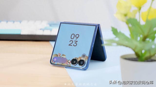12+256卖7999 三星Z Flip7深度体验 比Flip6提升多少？三星用户多吗