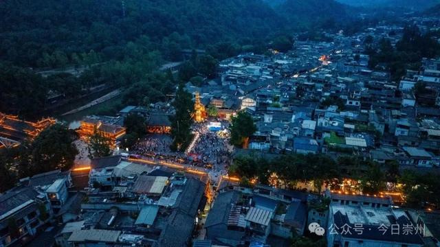 街子古镇 “泰嗨啦”