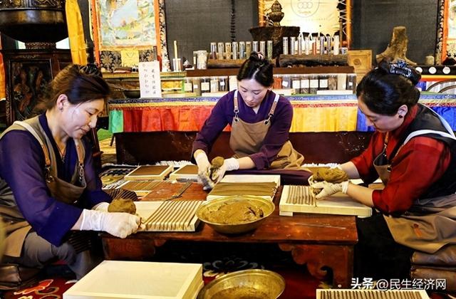 甘孜县尼泊尔商贸街成南向通道文化商贸新纽带