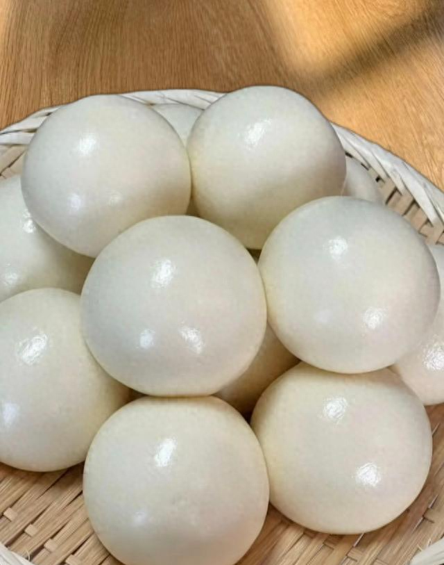 78岁老师傅：做馒头，切记6个技巧一个配方，馒头出锅又大又白！