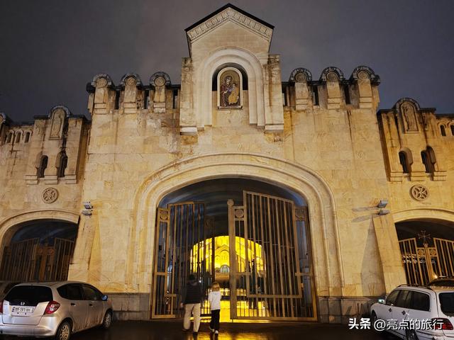 跟着丝绸之路去旅行高加索三国——格鲁吉亚第比利斯圣三一大教堂