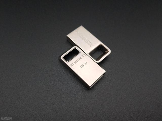 插上u盘显示格式化怎么办（U盘插入电脑后显示需要格式化怎么办老金教你3种数据恢复方法）