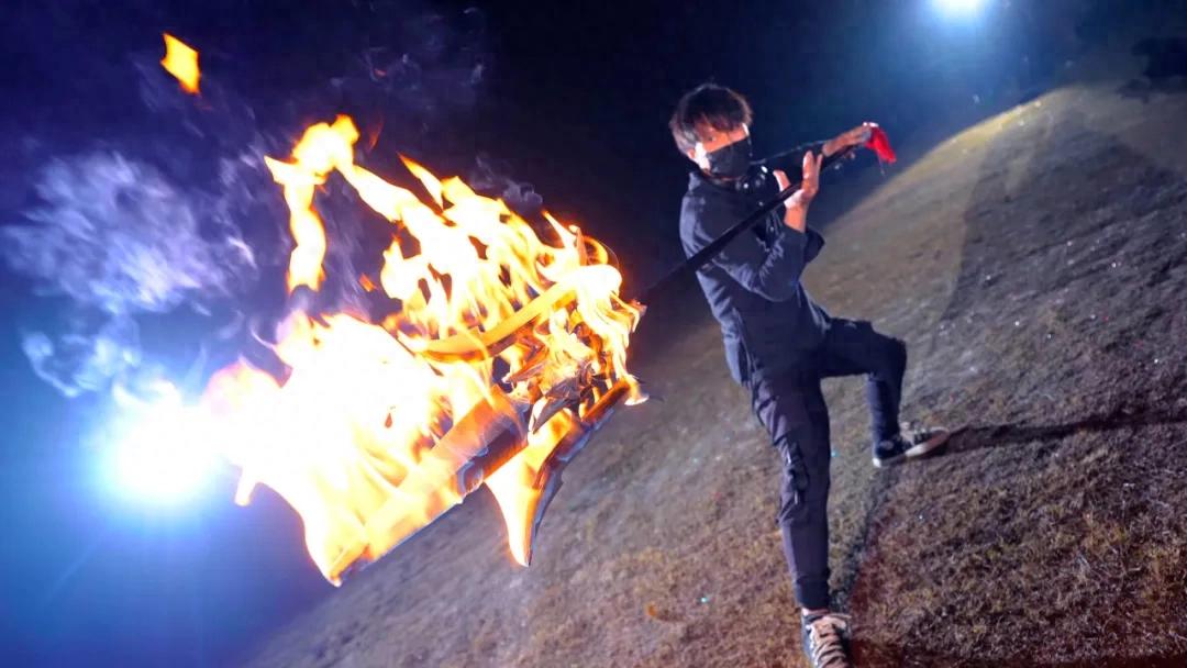 800公斤火焰机械马燃动马年!郫都“侠客”让武侠梦照进现实→插图 800公斤火焰机械马燃动马年!郫都“侠客”让武侠梦照进现实→插图