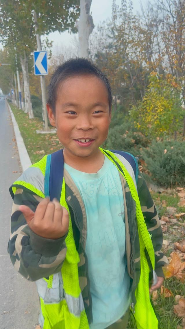 父亲辞职给多动症儿子办休学，从湖南徒步1千公里到山东：他发现自己原来也能这么厉害