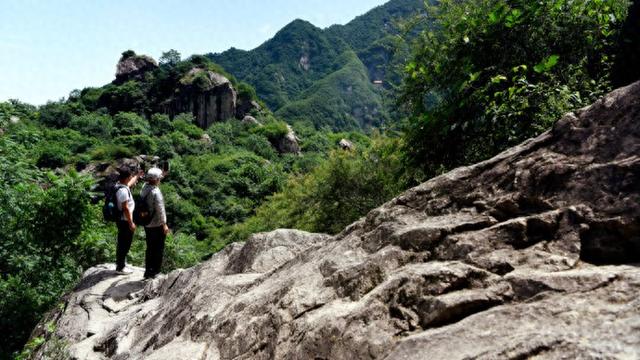 自古山里修行的是“小隐”，身边的人才可能是“大隐”