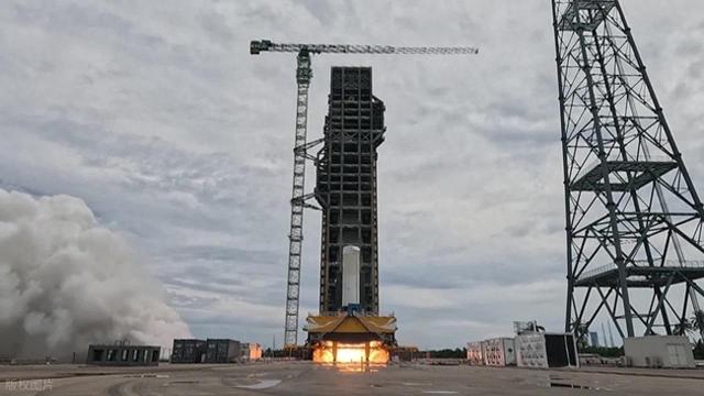 不止登月！中国月壤打砖机已送空间站测试，定居月球近了