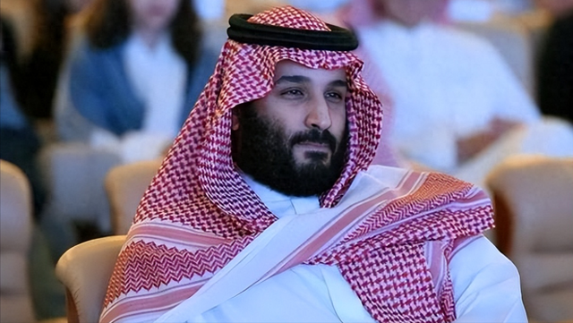 沙特不宣而战猛烈轰炸，多款战机连续发射炸弹打破中东平静