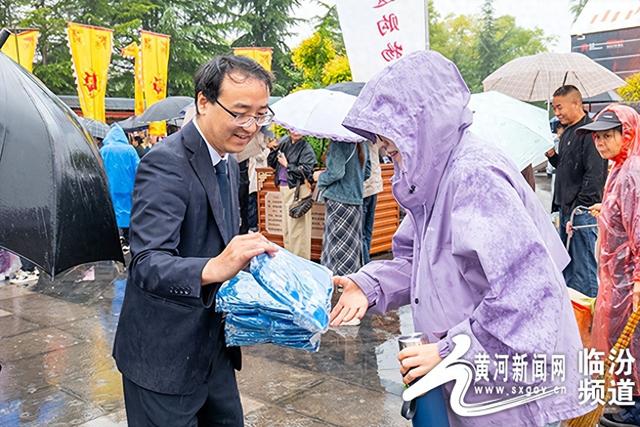 国庆假期 洪洞大槐树景区雨中迎客筑牢安全、服务防线