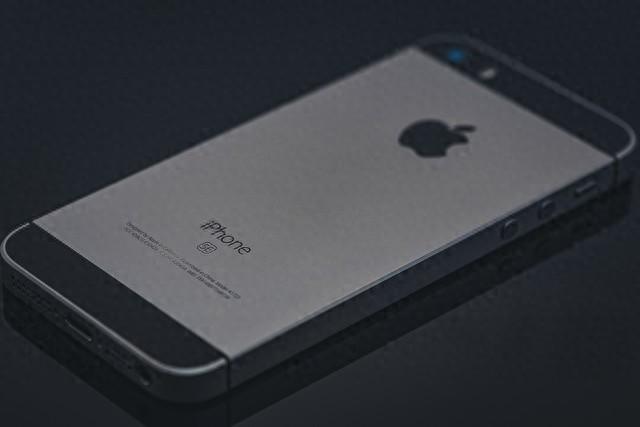 苹果iOS 18.6.1版本更新上线：新增8个表情，照片功能升级！