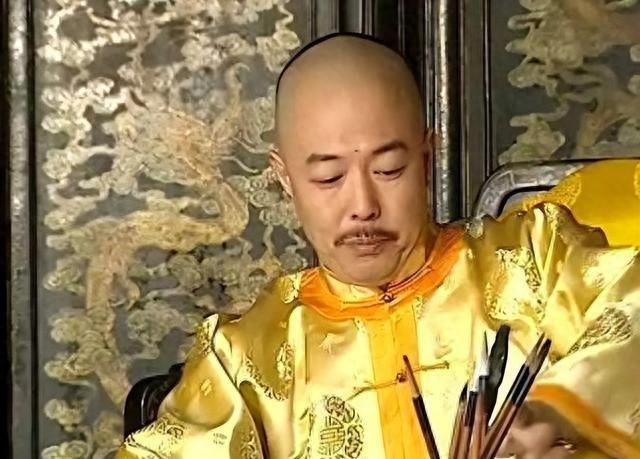 大爷出上联：芙蓉王炮轰大前门，妻子对出的下联堪称千古妙对！