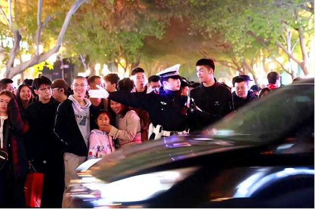 冰城公安：“警景相融” 构建护游警务新模式