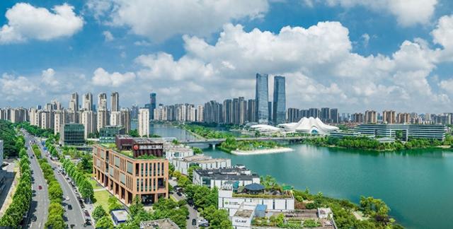 湖南湘江新区：把城市“种”进公园里