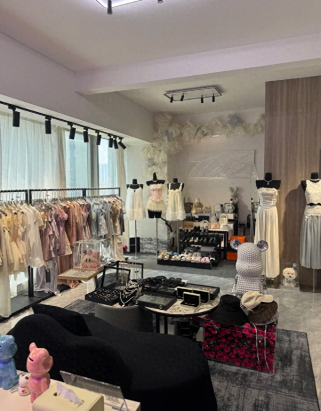 什么软件可以去除衣服（服装店还在用Excel管库存这5款服装收银软件老板必看）