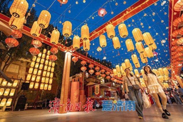图集｜济南方特 “国风盛典” 燃动假期，非遗与欢乐共谱华章