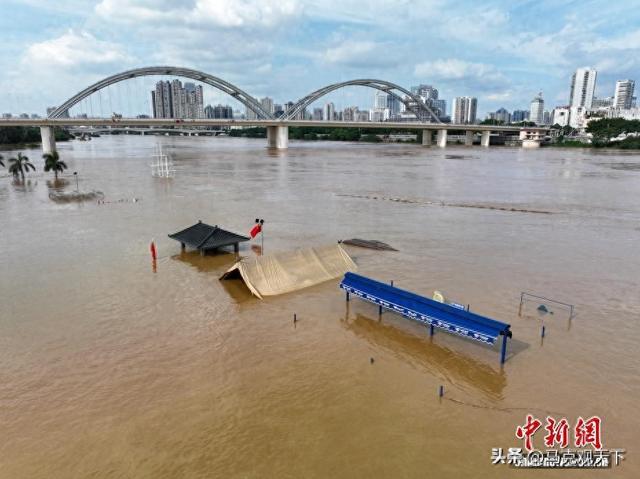 越南溃坝殃及中国，水利设施告急，广西18条河预警，洪峰直抵南宁