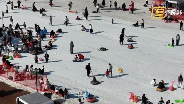 一天涌入3万人！家门口的冰雪世界，杭州人玩爽了！