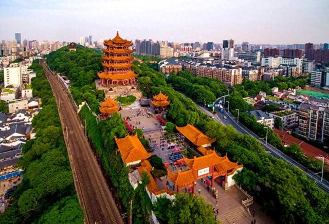 武汉现在困惑了：黄鹤楼与长江大桥，到底谁是本市的第一地标呢