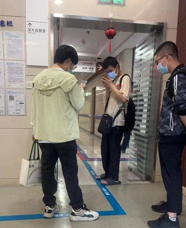 韦东奕就医惊现新问题！北大紧急回应，网友：别再打扰天才！