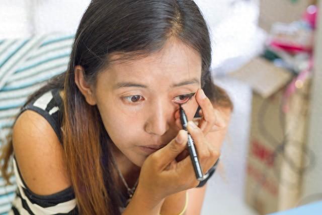 儿童简单眼妆教程（家人们谁懂啊）