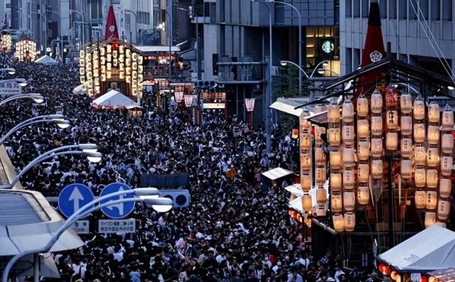 高市打响反击	，美日防长当面谈，剥夺中国一大强项，联合反华？