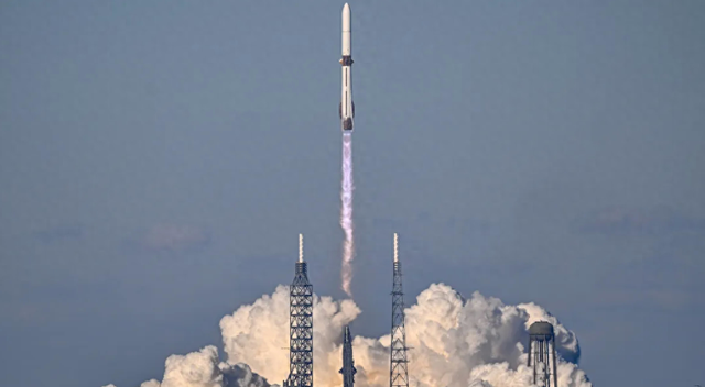 世界首富们的太空竞赛升温：贝索斯一天内迎来两个里程碑