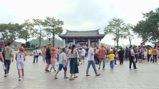 暑假近尾声 潮州古城旅游热度不减