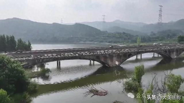 深沟险壑，临朐这个地方的景色迥异！常年有水！