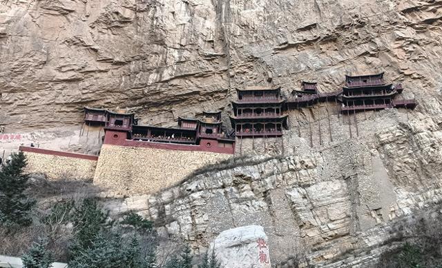 悬空寺探秘：我在悬崖上触摸了1500年前的北魏心跳