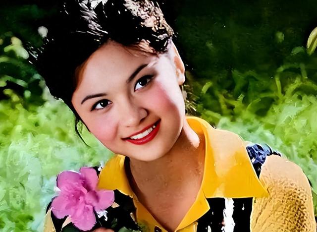 她是天生丽质的美女演员，嫁给军委副主席之子，离婚后成知名画家