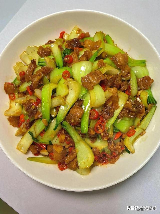 越吃眼睛越亮的菜	，冬天使劲吃！一排毒	、二明目、三助眠，别不懂