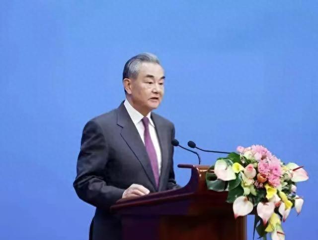 最后48小时，特朗普政府终于批准；王毅告诉全球，给中美交情定调