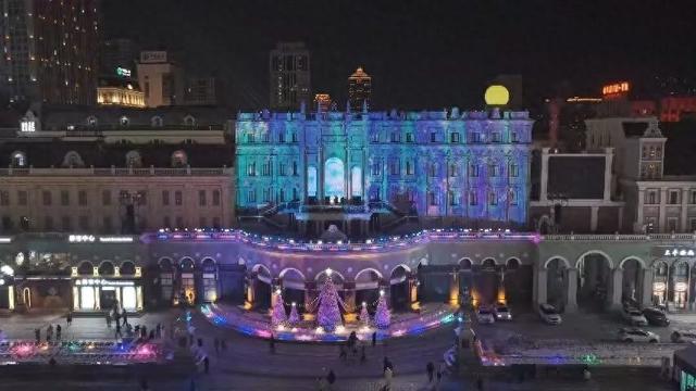 今日起，索菲亚广场邀您欣赏“大型光影秀”！