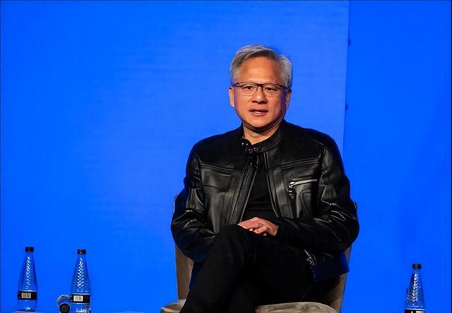 英伟达CEO黄仁勋：任何轻视华为及中国制造能力的人，都极其天真
