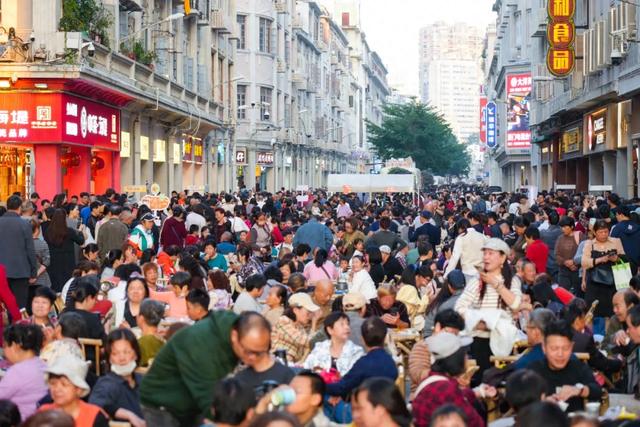 大家期待的免费茶桌仔回来了！本周末厦门园博苑呷茶~