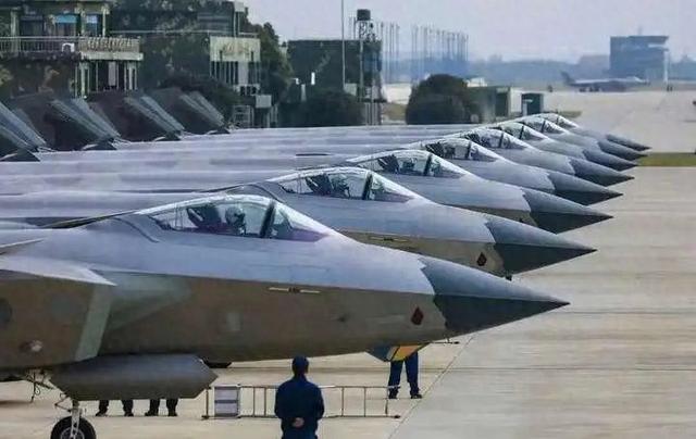 史上首次！超越美国，登顶全球空中力量，中国空军时代来了