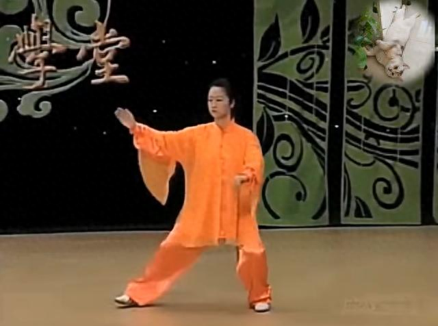 四十八式太极拳第九式肘底捶，通关节、强腰肾，提升身体协调性