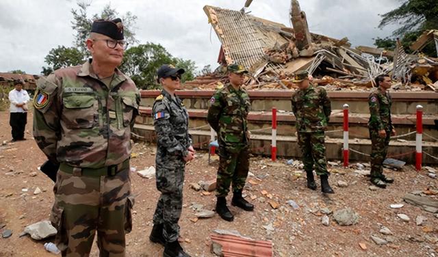 泰柬停火第二天，中方2000万援助送到，王毅当面对柬提出两个要求