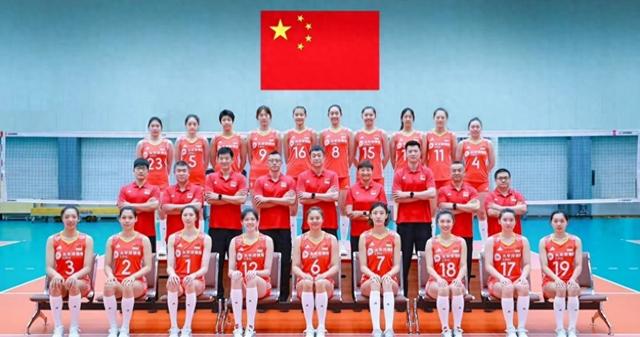 最新世界排名：世界冠军2-3日本，积分被中国女排拉大！附4强赛程