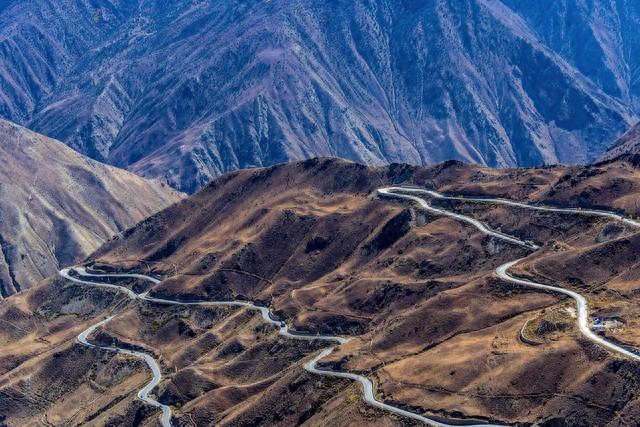 退休自驾一定要去走这7条公路，不给此生留遗憾！